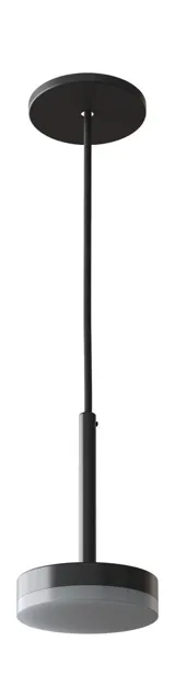 Großes und helles Badezimmer im minimalistischen Stil mit sanften Pastellfarben und eleganten grünen Nuancen, stilvollem runden Spiegel und moderner Einrichtung