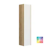 Große Badezimmerinspiration mit hellblauen Möbeln, eleganten Spiegelschränken und großen Marmorfliesen für einen klassischen, modernen Look