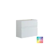 Kleine Badezimmer-Inspiration mit Waschtisch und Schrank über der Toilette in beige Spezialfarbe, eleganter Spiegelschrank mit integrierter Beleuchtung, die hellen Farben und der weiße Vorhang schaffen eine romantische und feminine Atmosphäre.