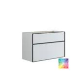 Badezimmer mit schrägen Wänden, inspiriert von lila Möbeln mit eleganten Rahmenfronten, ovalem Spiegel mit Lampe, praktischer Ablage, lila Wand und grauem Fischgrätenboden für einen eleganten, modernen Look.