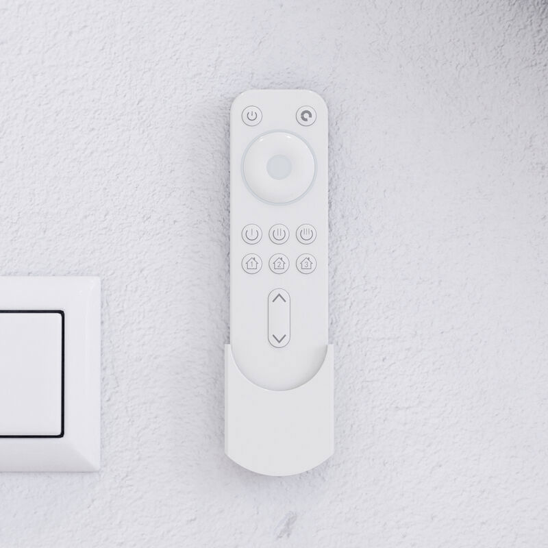 Große Badezimmerinspiration im nordischen Stil mit Badezimmerschränken in hellblauer Farbe und Holzarbeitsplatte mit elegantem Aufsatzwaschbecken, Fischgrät-Holzboden, der einen hellen und klassischen Stil schafft