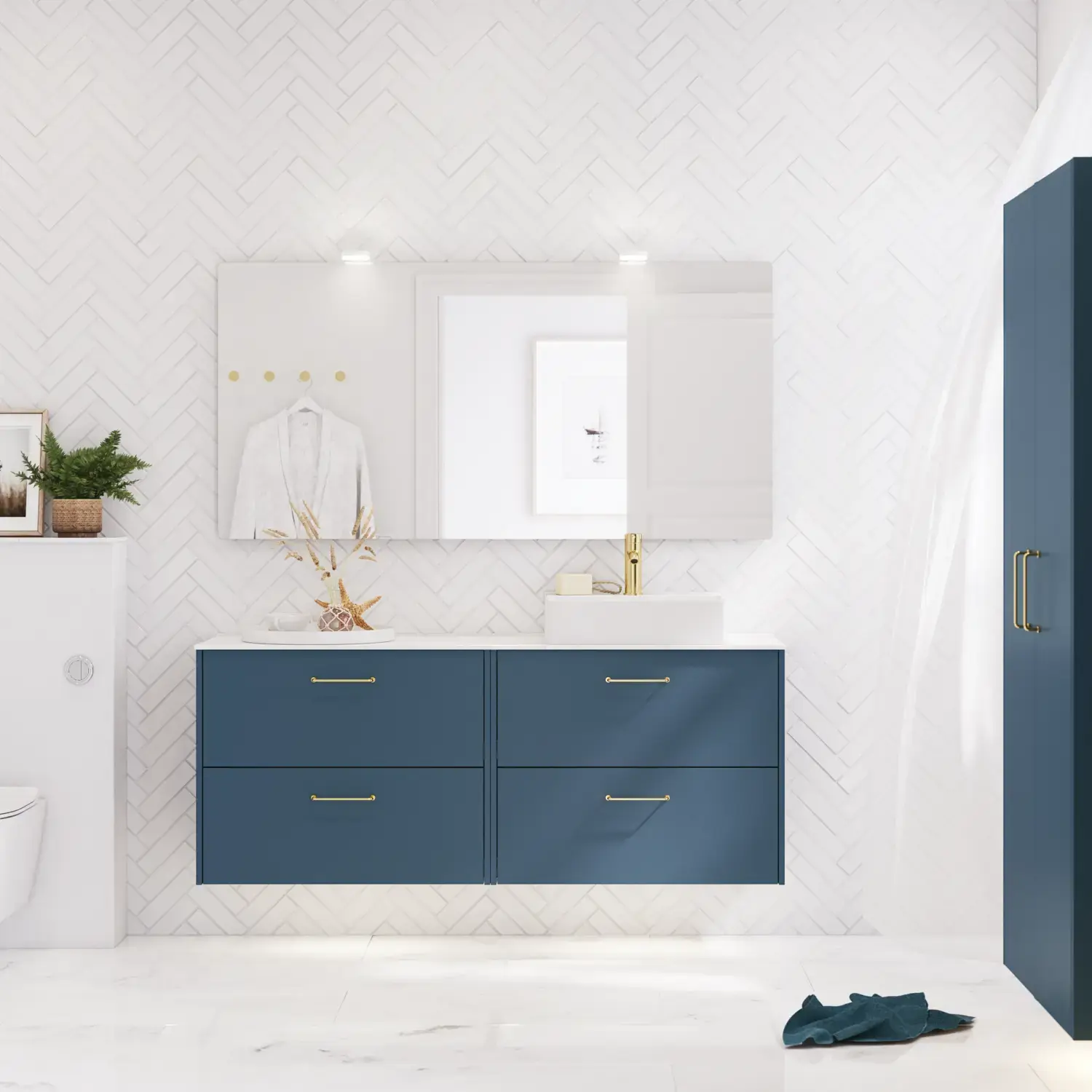 Badezimmer Inspiration mit Badezimmerschränken in moderner blauer Farbe, eleganter Aufsatzwaschbecken und großem quadratischem Spiegel mit Licht, weiße Fischgrätfliesen sorgen für einen stilvollen und klassischen Look