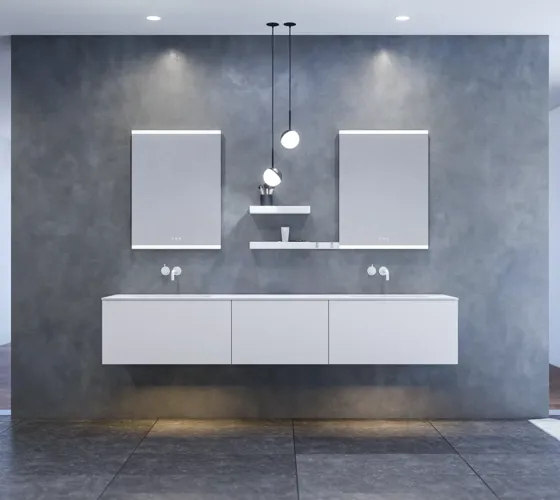 Große und moderne minimalistische Badezimmer Inspiration mit Doppelwaschbecken, quadratischen Spiegeln mit Lichtsteuerung, stilvollen Pendelleuchten, großen grauen Fliesen und einem geräumigen Design mit viel natürlichem Licht