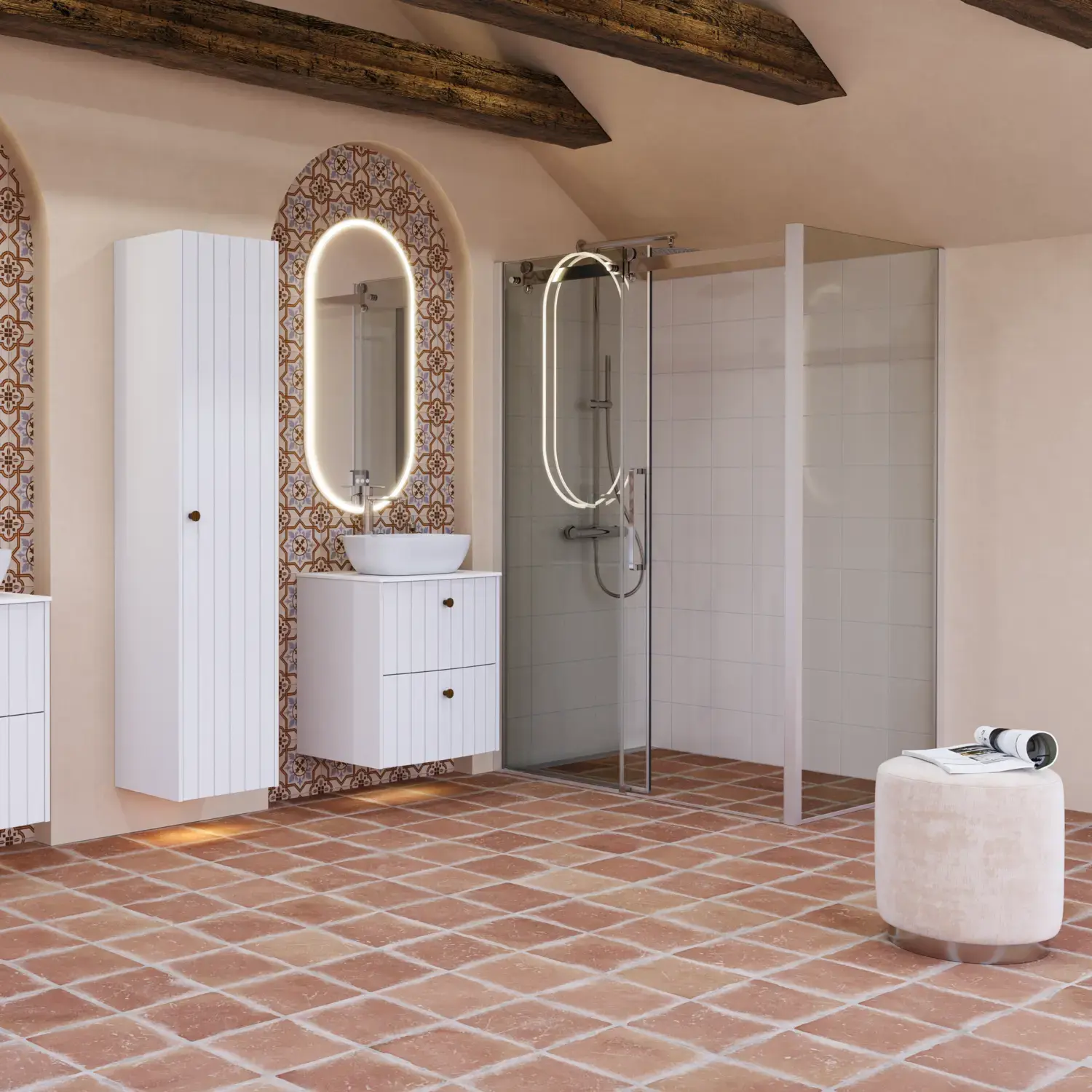 Große Badezimmerinspiration mit weißen Möbeln mit Rillen, eleganten Arbeitsplatten und Aufsatzwaschbecken, ovalen Spiegeln mit Beleuchtung, sichtbaren Balken und gemusterten Fliesen verleihen einen Vintage- und stilvollen Ausdruck