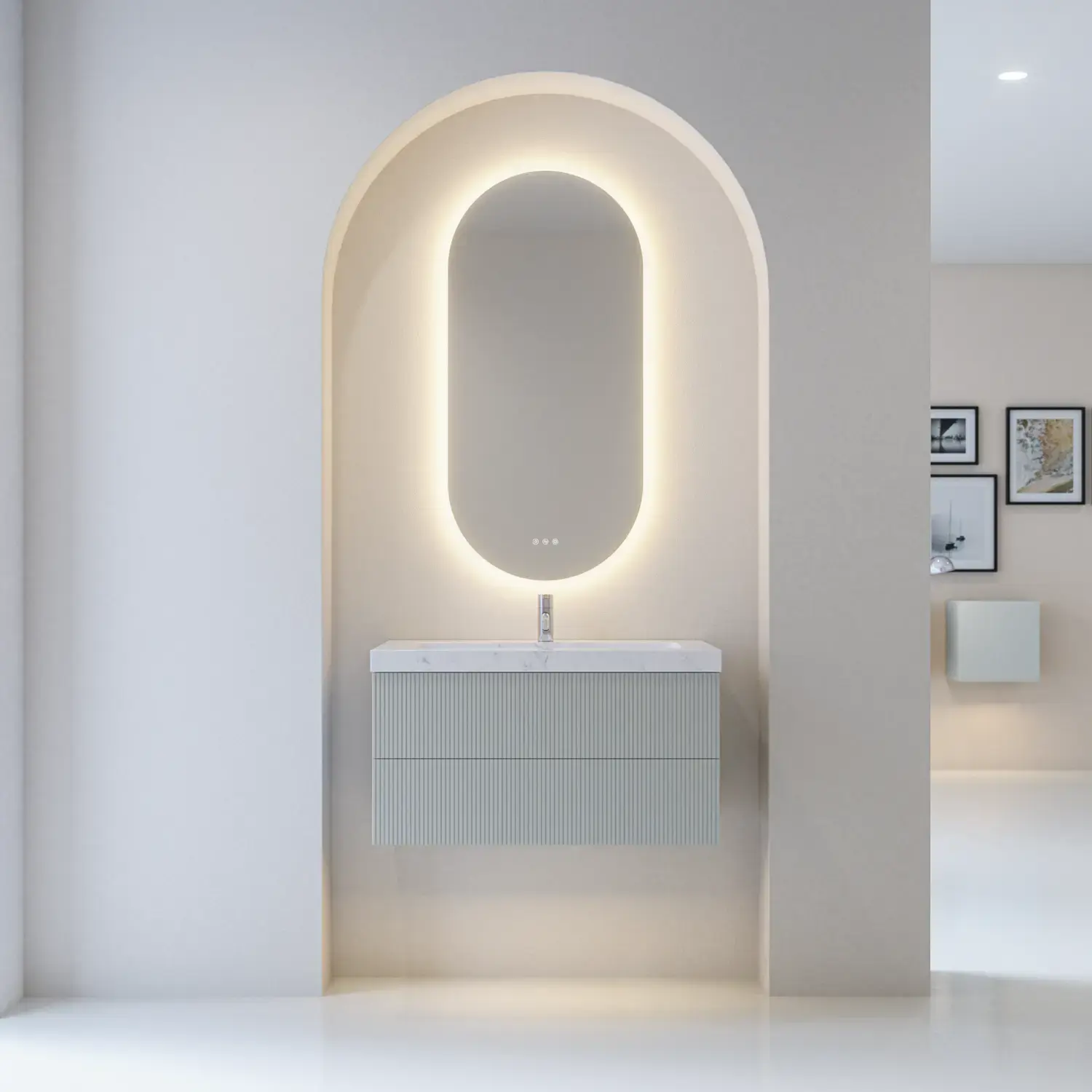 Stilvolle und moderne Badezimmer Inspiration mit ovalen Spiegeln mit Lichtsteuerung, Steinwaschbecken und Waschtischunterschränken mit eleganten Rillen in einem minimalistischen Design, helle und luftige Atmosphäre, elegante Beleuchtung