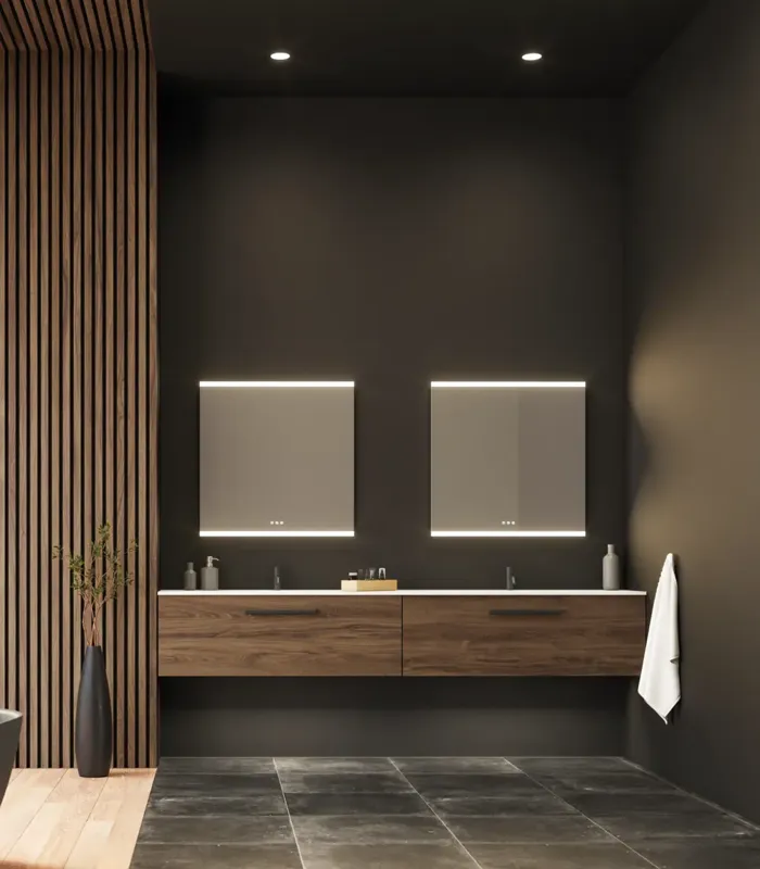 Große Badezimmer-Inspiration mit Waschtischunterschränken und braunen Eichendielen, freistehender Badewanne, und quadratischen Spiegeln mit Beleuchtung, elegante Doppelwaschbecken sorgt für einen modernen und symmetrischen Look